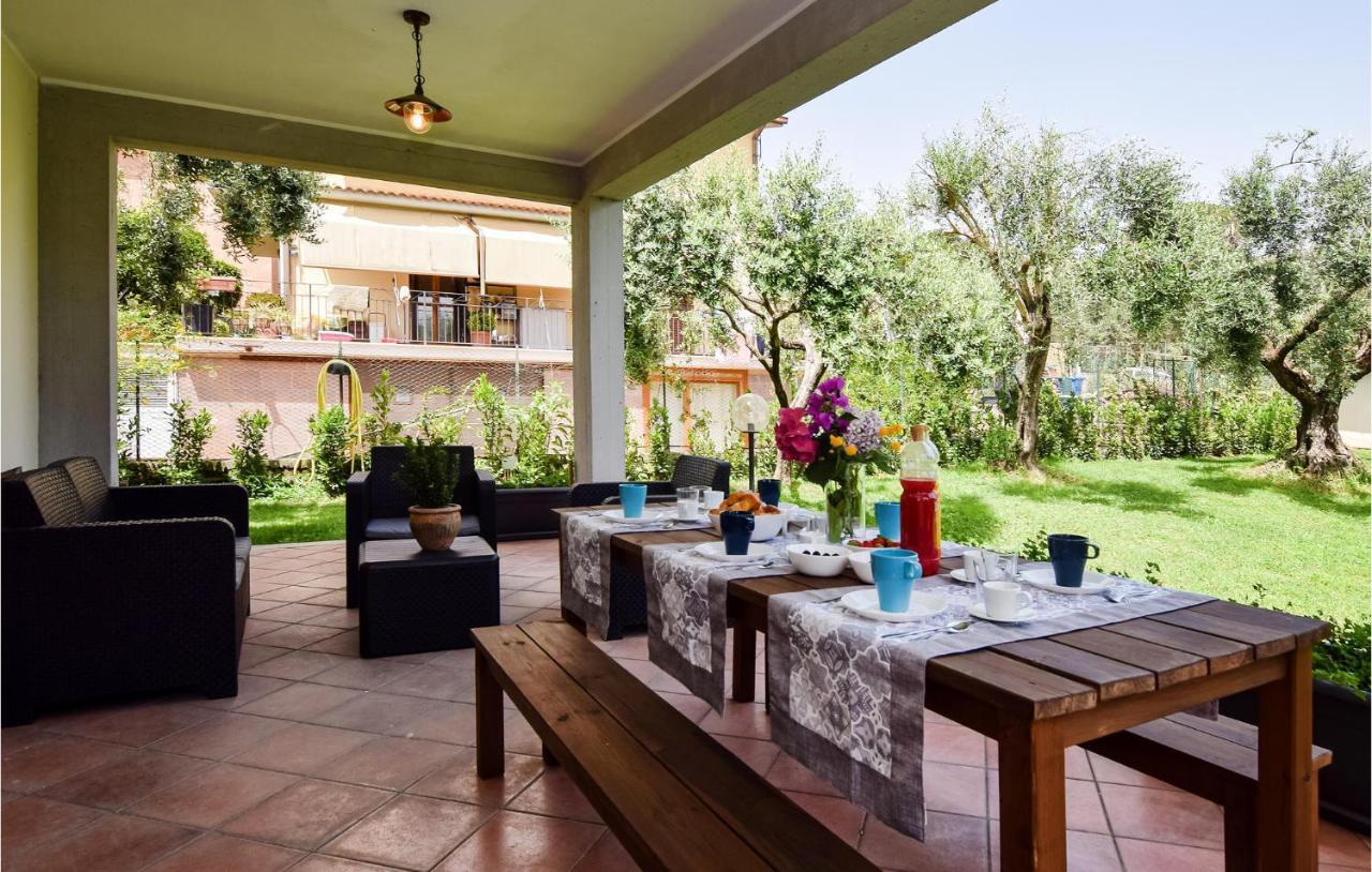 Cozy Home In Anguillara Sabazia With Kitchenette Exterior foto
